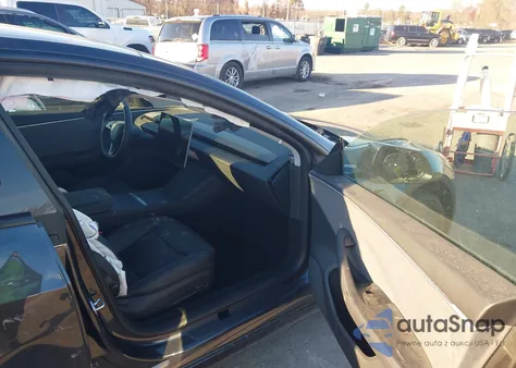 2025 Tesla Model 3 Long Range Rear-Wheel Drive/Standard z USA, uszkodzony, nr VIN 5YJ3E1EA4SF062494